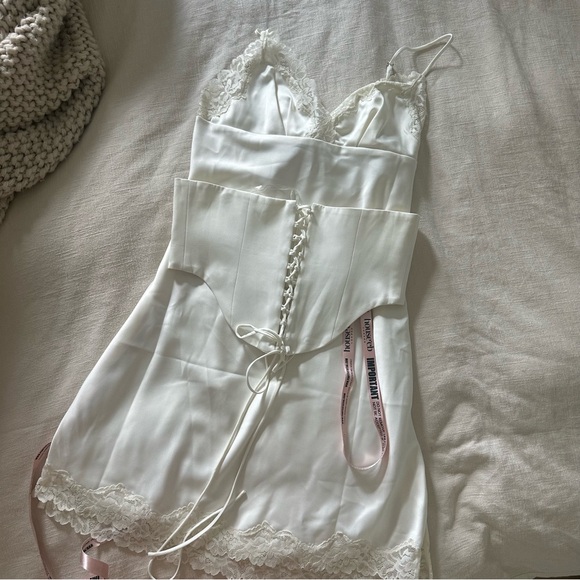 ✨ NWT House of CB Soraya Dress - Picture 5 of 8